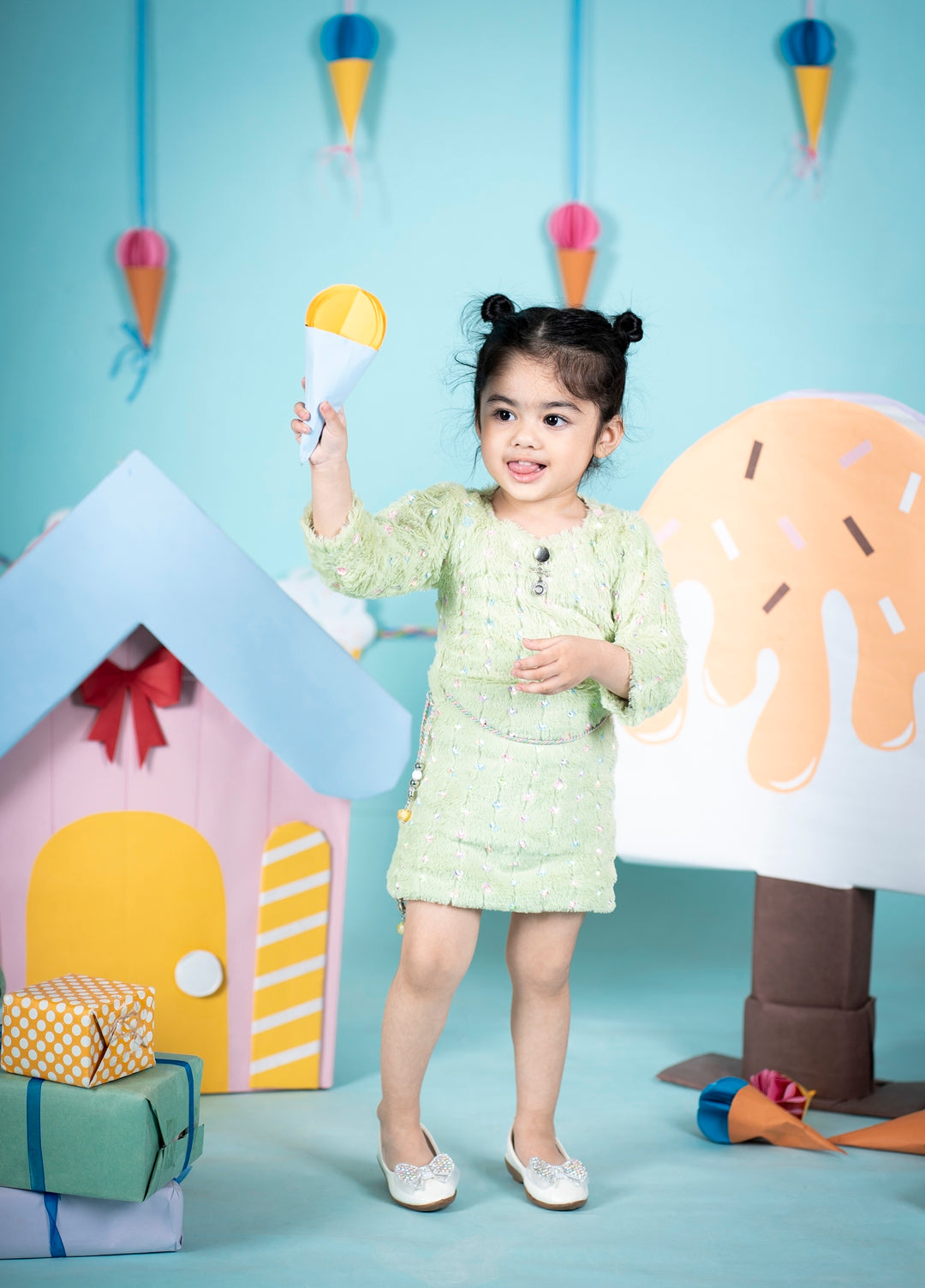 One Piece Dress Fur Finish with 3/4 th sleeves and  a stylish belt to add on